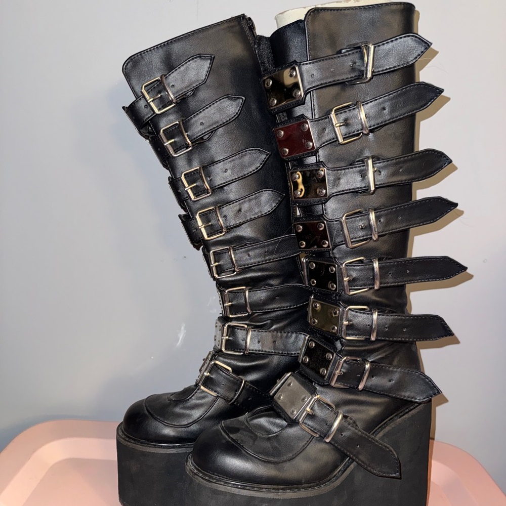 Demonia SWING815WC